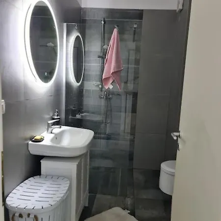 Lisa's Apartment- A Place To Be! * Plazhi San Pietro